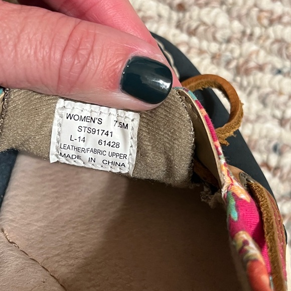 Gently worn Sperry Angelfish Boat Shoes - Picture 12 of 12